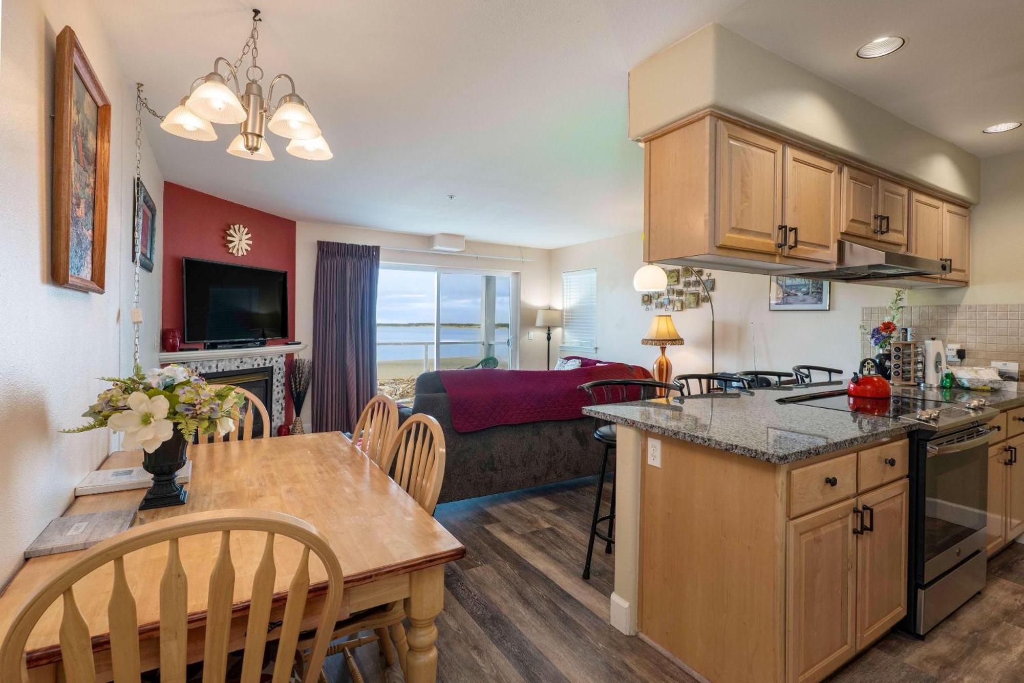 Waters Edge 207 Apartment Lincoln City Exterior photo